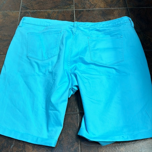 St Johns Bay Bermuda shorts - Picture 2 of 3